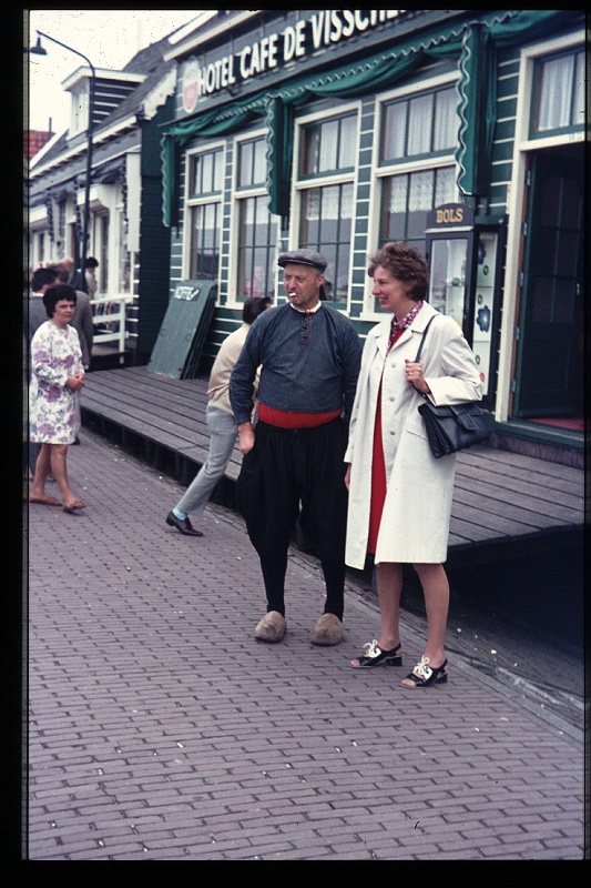 12.Marken apr 1971 Mama.JPG